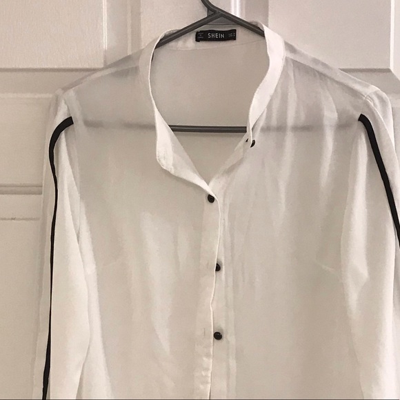 White blouse - Picture 2 of 5